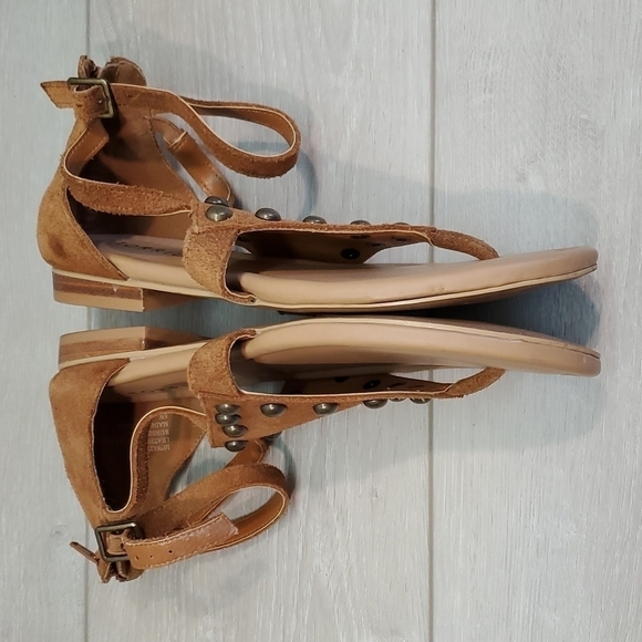 Torrid Women Studded T strap Ankle Strap  Sandals Flats shoes sz 6W Wide - Picture 8 of 10